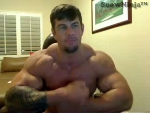 Muscle Jock Jerking Off On Cam
