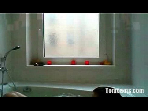 Cutie gets solo orgasm in the bathrom