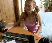 18yo amateur girl pose for webcam